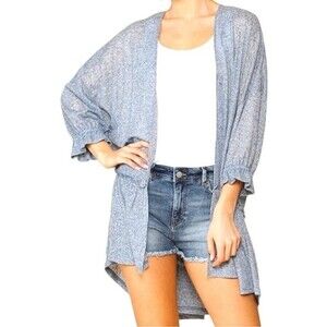 GiGio light denim colored oversized kimono with ruffled sleeves and hem Size S